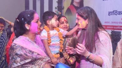 पंडरिया में विधायक भावना बोहरा के नेतृत्व में महिला मोर्चा का होली मिलन एवं फाग महोत्सव 1 पंडरिया में विधायक भावना बोहरा के नेतृत्व में महिला मोर्चा का होली मिलन एवं फाग महोत्सव