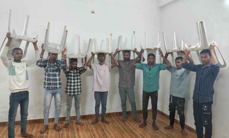 भोरमदेव महोत्सव में उपद्रव: कुर्सी चोरी और तोड़फोड़ करने वालों पर पुलिस का शिकंजा, 14 गिरफ्तार, अन्य की तलाश जारी 1 भोरमदेव महोत्सव में उपद्रव: कुर्सी चोरी और तोड़फोड़ करने वालों पर पुलिस का शिकंजा, 14 गिरफ्तार, अन्य की तलाश जारी