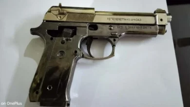 पिस्टलनुमा लाइटर के साथ वीडियो बनाना पड़ा महंगा, तीन नाबालिग हिरासत में 5 पिस्टलनुमा लाइटर के साथ वीडियो बनाना पड़ा महंगा, तीन नाबालिग हिरासत में