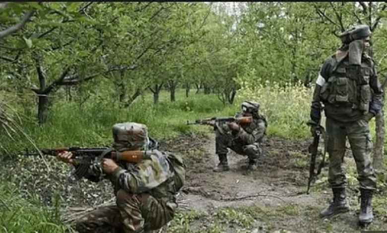 बीजापुर-दंतेवाड़ा सीमा पर मुठभेड़: दो नक्सलियों के मारे जाने की खबर, एक जवान के शहीद होने की सूचना