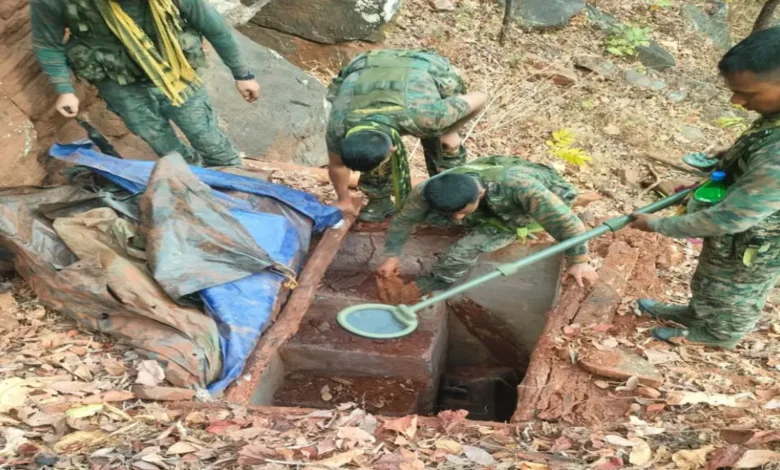 नक्सल विरोधी अभियान में बड़ी सफलता: बीजापुर की पहाड़ियों से सुरंग और बंकर नष्ट, भारी मात्रा में सामान बरामद