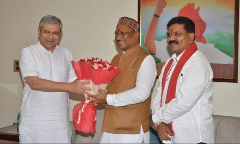 छत्तीसगढ़ को 7000 करोड़ की रेल सौगात : खरसिया-नया रायपुर-परमलकसा रेल लाइन को मंजूरी, सीएम साय ने जताया आभार 1 संतोष पांडेय ने डोंगरगढ़-खैरागढ़-कवर्धा-कोरबा रेल लाइन