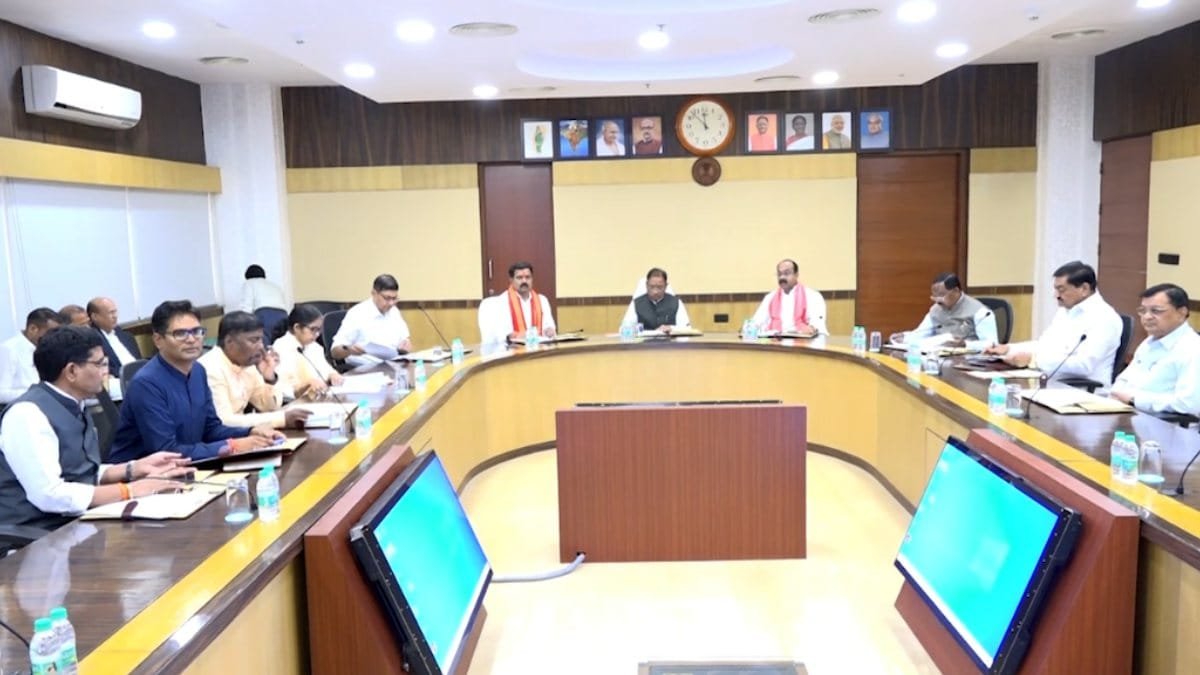 छत्तीसगढ़ सरकार का फैसला, बर्खास्त बीएड सहायक शिक्षकों को मिलेगा पुनर्नियोजन; प्रयोगशाला सहायक शिक्षक के रूप में होगी नियुक्ति, राज्य कैबिनेट ने दी मंजूरी 1 छत्तीसगढ़ सरकार का फैसला, बर्खास्त बीएड सहायक शिक्षकों को मिलेगा पुनर्नियोजन; प्रयोगशाला सहायक शिक्षक के रूप में होगी नियुक्ति, राज्य कैबिनेट ने दी मंजूरी