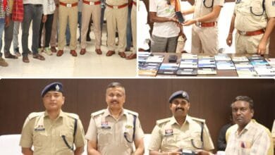 कबीरधाम पुलिस ने तकनीकी प्रयासों से 35 लाख रुपये के मोबाइल स्वामियों को सौंपे