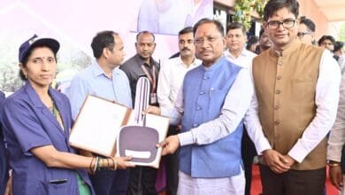 मुख्यमंत्री विष्णु देव साय ने नवा रायपुर में ई-ऑटो सेवा का किया शुभारंभ