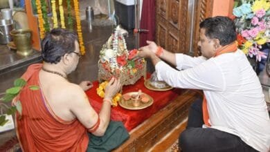 हनुमान जयंती पर उपमुख्यमंत्री विजय शर्मा ने की पूजा-अर्चना, खेड़ापति हनुमान मंदिर में महाआरती में हुए शामिल 12 हनुमान जयंती पर उपमुख्यमंत्री विजय शर्मा ने की पूजा-अर्चना, खेड़ापति हनुमान मंदिर में महाआरती में हुए शामिल