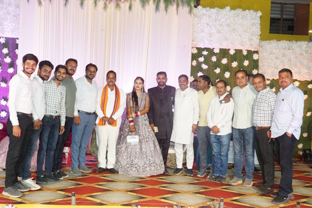 जिला पंचायत अध्यक्ष ईश्वरी साहू विभिन्न धार्मिक एवं सामाजिक कार्यक्रमों में हुए शामिल, ग्रामीण क्षेत्रों में जनसंपर्क और संवाद को दी मजबूती