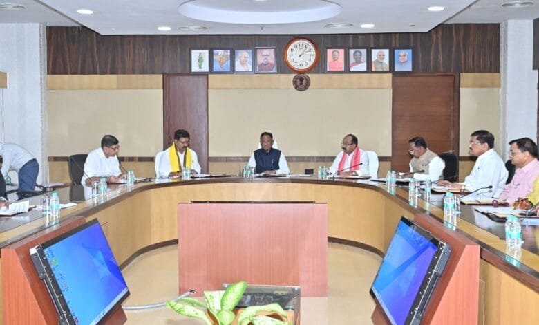 छत्तीसगढ़ कैबिनेट के अहम फैसले: युवाओं की होगी परीक्षा शुल्क वापसी, व्यापारियों को टैक्स में राहत, नवा रायपुर में NIFT कैम्पस को मंजूरी