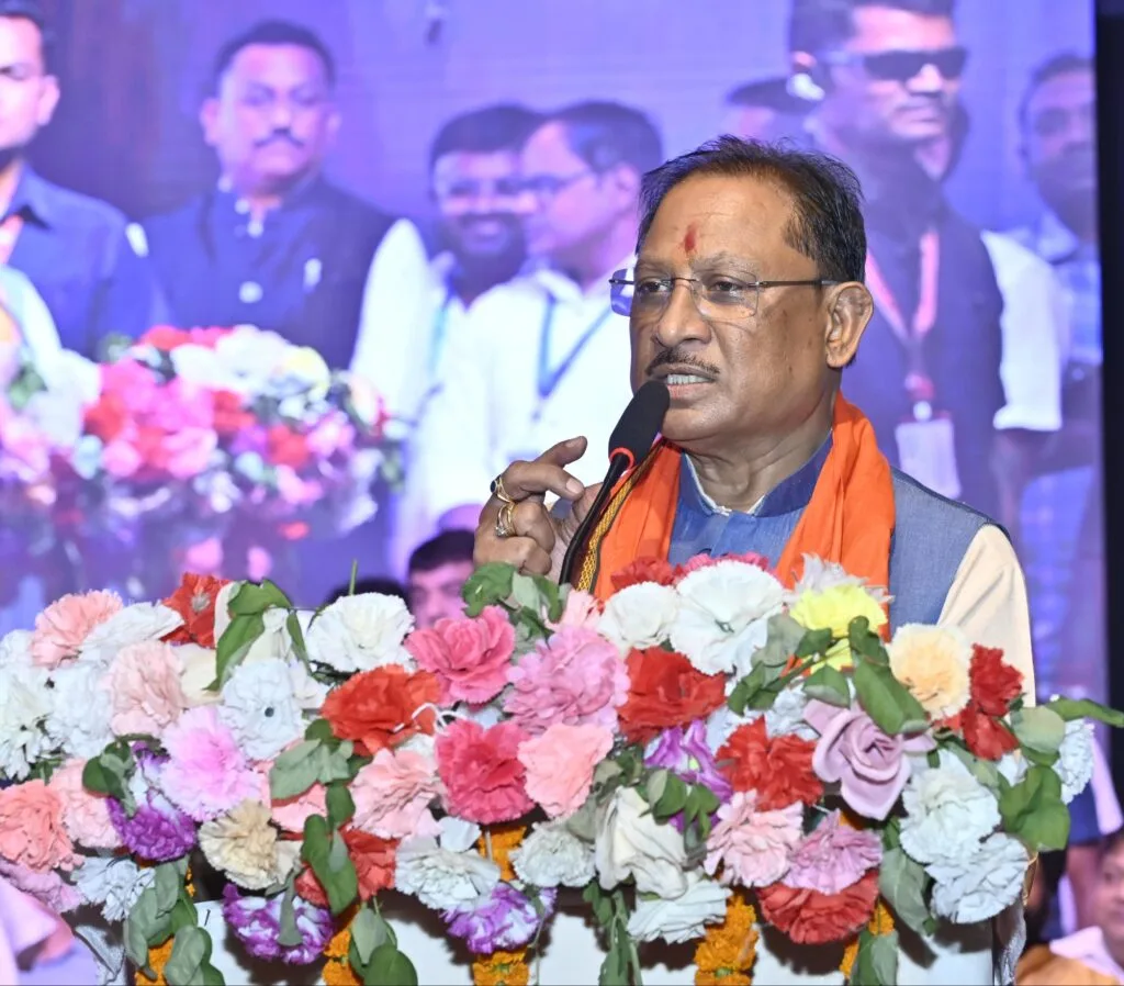 छत्तीसगढ़ चैंबर ऑफ कॉमर्स के नवनिर्वाचित पदाधिकारियों ने ली शपथ, मुख्यमंत्री साय बोले - व्यापार और निवेश से बनेगा विकसित छत्तीसगढ़