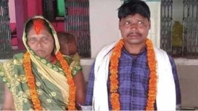 अब दादी का पोते पर आया दिल! नाती संग फरार, घर छोड़कर रचाई तीसरी शादी 13 अब दादी का पोते पर आया दिल! नाती संग फरार, घर छोड़कर रचाई तीसरी शादी