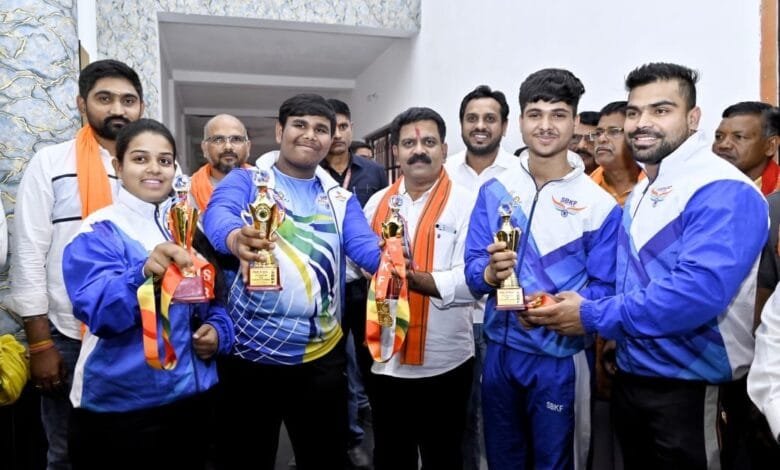 b3ad2eee 2a3a 4e19 8fed d675de0304ed 1 1