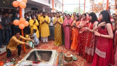 ग्राम रणवीरपुर में माँ शीतला माता मंदिर की प्राचीन मूर्ति का नूतन मंदिर में हुआ प्रतिस्थापना,विधायक भावना बोहरा ने पूजा कर सबके सुख-समृद्धि की कामना की