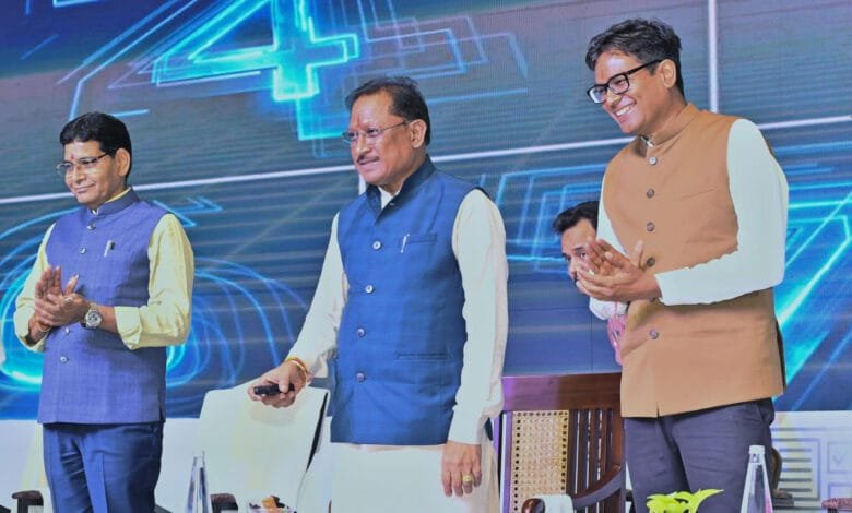 मुख्यमंत्री ने नवा रायपुर में एआई डाटा सेंटर पार्क का किया शिलान्यास, पूरी परियोजना में एक हजार करोड़ रुपए का होगा निवेश, छत्तीसगढ़ के विकास को गति और युवा प्रतिभा को मिलेगा वैश्विक मंच