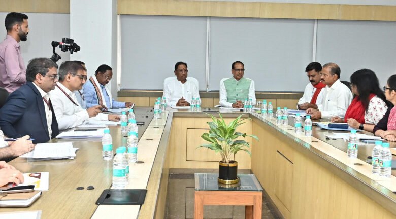 छत्तीसगढ़ में कृषि और ग्रामीण विकास को नई दिशा देने केंद्र-राज्य की साझा पहल : केंद्रीय मंत्री शिवराज सिंह चौहान ने की उच्चस्तरीय समीक्षा 9 छत्तीसगढ़ में कृषि और ग्रामीण विकास को नई दिशा देने केंद्र-राज्य की साझा पहल : केंद्रीय मंत्री शिवराज सिंह चौहान ने की उच्चस्तरीय समीक्षा