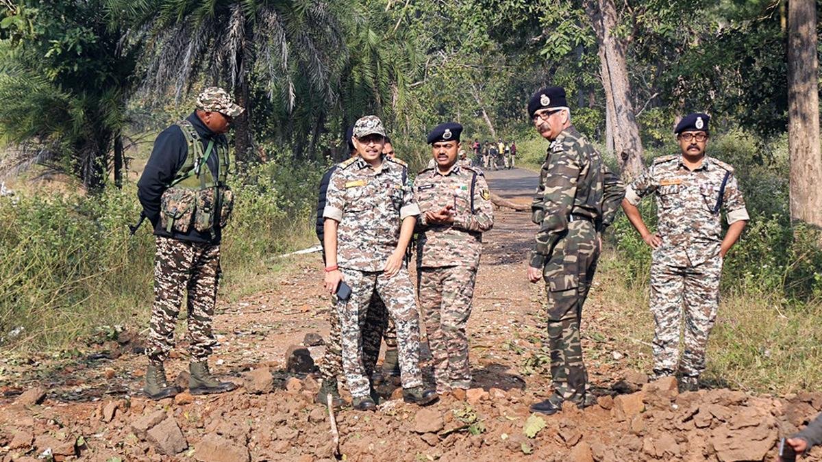 DG CRPF और DGP छत्तीसगढ़ आज बीजापुर में करेंगे प्रेस वार्ता, कर्रेगुट्टा पहाड़ी पर बड़े एंटी-नक्सल ऑपरेशन की होगी चर्चा 1 DG CRPF और DGP छत्तीसगढ़ आज बीजापुर में करेंगे प्रेस वार्ता, कर्रेगुट्टा पहाड़ी पर बड़े एंटी-नक्सल ऑपरेशन की होगी चर्चा