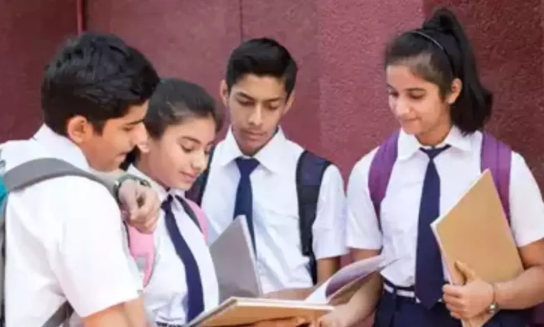 CBSE 12वीं का रिजल्ट जारी, जानिए किन छात्रों ने बनाई टॉपर्स लिस्ट में जगह 13 CBSE 12वीं का रिजल्ट जारी, जानिए किन छात्रों ने बनाई टॉपर्स लिस्ट में जगह