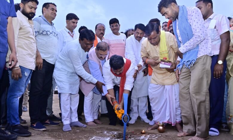 कवर्धा बाइपास चौड़ीकरण परियोजना का भूमिपूजन, ₹4.03 करोड़ की लागत से होगा निर्माण कार्य 13 कवर्धा बाइपास चौड़ीकरण परियोजना का भूमिपूजन, ₹4.03 करोड़ की लागत से होगा निर्माण कार्य