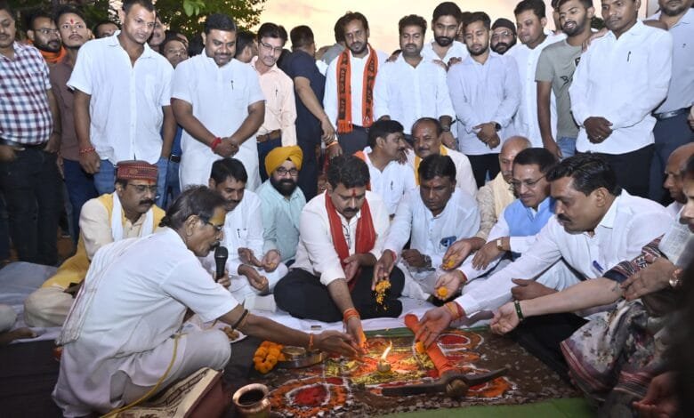 स्मार्ट कवर्धा की ओर अहम कदम: उपमुख्यमंत्री विजय शर्मा ने किया ₹2.27 करोड़ के अत्याधुनिक शॉपिंग कॉम्प्लेक्स का भूमिपूजन