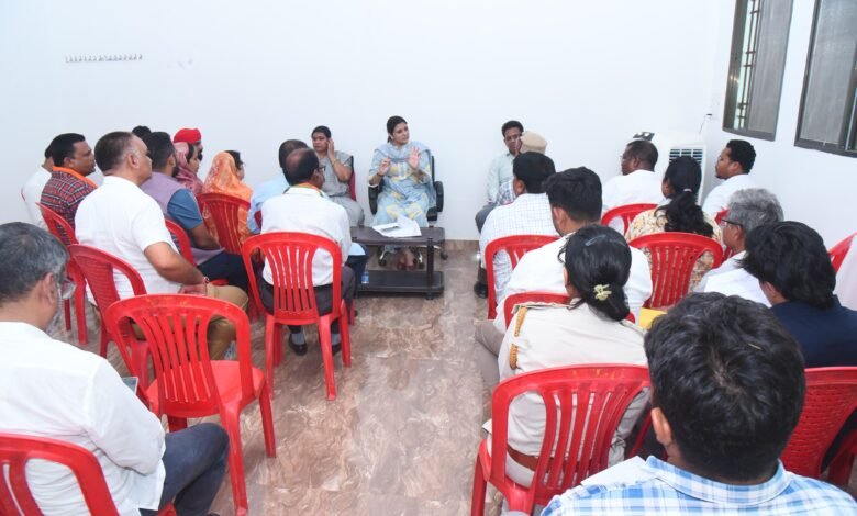 विधायक भावना बोहरा ने पंडरिया और पांडातराई क्षेत्र के विकास कार्यों की समीक्षा कर अधिकारियों को दिए सख्त निर्देश