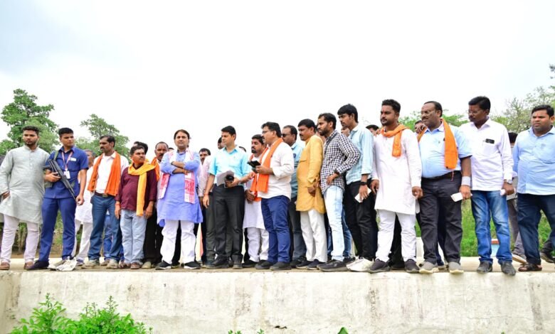 स्वदेश दर्शन योजना 2.0 के तहत भोरमदेव मंदिर परिसर और आस-पास के ऐतिहासिक स्थलों का होगा व्यापक विकास, भोरमदेव कॉरिडोर निर्माण की रूपरेखा के लिए उपमुख्यमंत्री विजय शर्मा ने किया अवलोकन 10 स्वदेश दर्शन योजना 2.0 के तहत भोरमदेव मंदिर परिसर और आस-पास के ऐतिहासिक स्थलों का होगा व्यापक विकास, भोरमदेव कॉरिडोर निर्माण की रूपरेखा के लिए उपमुख्यमंत्री विजय शर्मा ने किया अवलोकन
