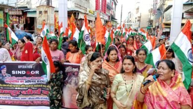 कवर्धा में निकली 'सिंदूर शौर्य यात्रा', मातृशक्ति ने किया भारतीय सेना को नमन 7 कवर्धा में निकली 'सिंदूर शौर्य यात्रा', मातृशक्ति ने किया भारतीय सेना को नमन