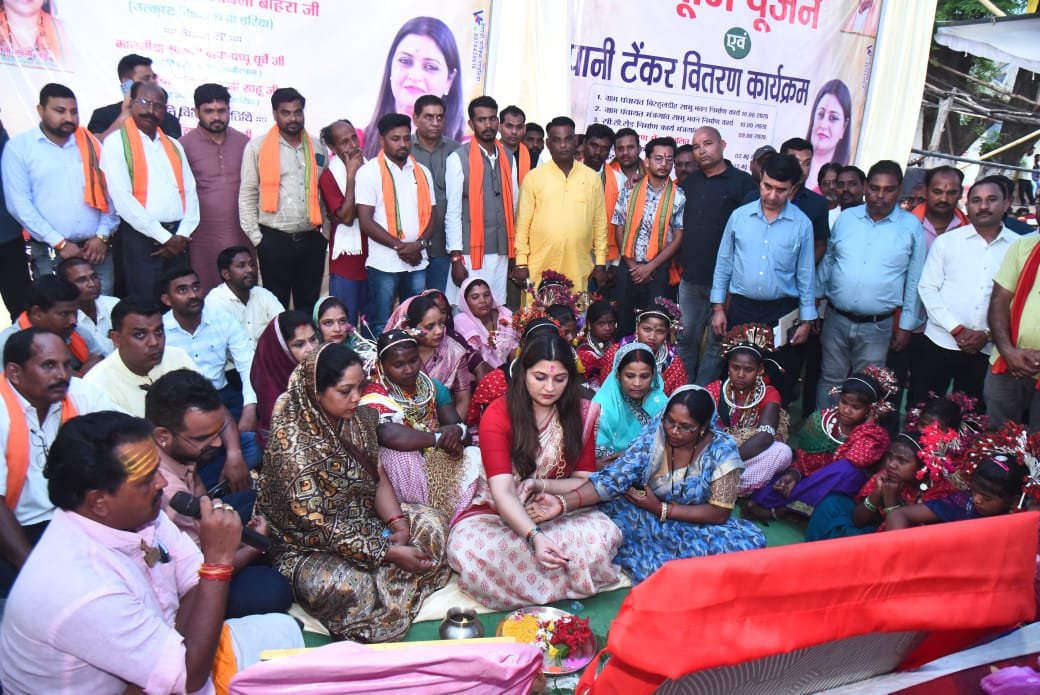 पंडरिया विधायक भावना बोहरा की बड़ी पहल: वनांचल क्षेत्रों को स्वच्छ पेयजल उपलब्ध कराने 10 पानी टैंकरों के साथ 42 लाख के निर्माण कार्यों की सौगात 1 पंडरिया विधायक भावना बोहरा की बड़ी पहल: वनांचल क्षेत्रों को स्वच्छ पेयजल उपलब्ध कराने 10 पानी टैंकरों के साथ 42 लाख के निर्माण कार्यों की सौगात