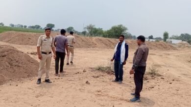 खनिज माफियाओं पर शिकंजा: खेलटुकरी में 1041 घन मीटर अवैध रेत जब्त 1 खनिज माफियाओं पर शिकंजा: खेलटुकरी में 1041 घन मीटर अवैध रेत जब्त