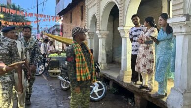 संदिग्ध व्यक्तियों की धरपकड़ हेतु थाना पंडरिया में सघन सर्चिंग अभियान – किरायेदारों की जांच, मकान मालिकों को हिदायत, बाहरी तत्वों पर निगरानी 1 संदिग्ध व्यक्तियों की धरपकड़ हेतु थाना पंडरिया में सघन सर्चिंग अभियान – किरायेदारों की जांच, मकान मालिकों को हिदायत, बाहरी तत्वों पर निगरानी