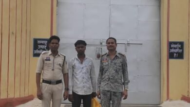 कबीरधाम पुलिस की त्वरित कार्रवाई – चोरी के आरोपी को किया गिरफ्तार, आभूषण बरामद 9 कबीरधाम पुलिस की त्वरित कार्रवाई – चोरी के आरोपी को किया गिरफ्तार, आभूषण बरामद