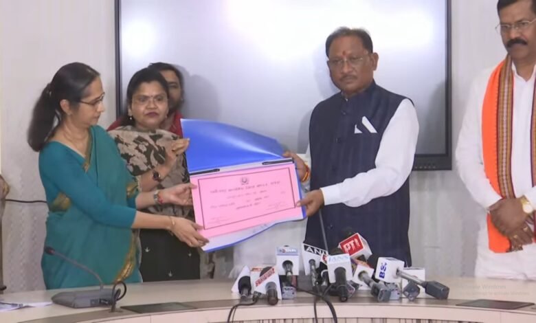 CG Board Result 2025 घोषित: मुख्यमंत्री विष्णु देव साय ने की परीक्षा परिणाम जारी, 10वीं और 12वीं के टॉपर्स की हुई घोषणा, देखें परिणाम 2 CG Board Result 2025 घोषित: मुख्यमंत्री विष्णु देव साय ने क्लिक कर परीक्षा परिणाम की जारी, 10वीं और 12वीं के टॉपर्स की हुई घोषणा, देखें परिणाम