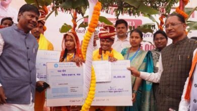 बस्तर में बदल रही तस्वीर: मुख्यमंत्री कन्या विवाह योजना बनी आत्मसमर्पित नक्सलियों और नक्सल पीड़ितों के लिए नई ज़िंदगी की उम्मीद, हिंसा की जगह अब छा रही खुशियों की रौशनी