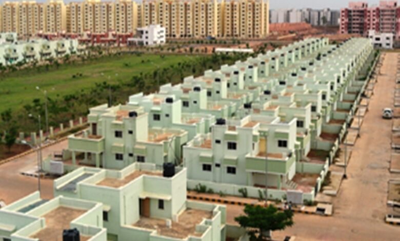 हाउसिंग बोर्ड को खरीदारों का इंतजार: शहरों से दूर बने मकान 30% छूट के बाद भी नहीं बिके, 1700 से अधिक मकान अब भी खाली 8 हाउसिंग बोर्ड को खरीदारों का इंतजार: शहरों से दूर बने मकान 30% छूट के बाद भी नहीं बिके, 1700 से अधिक मकान अब भी खाली