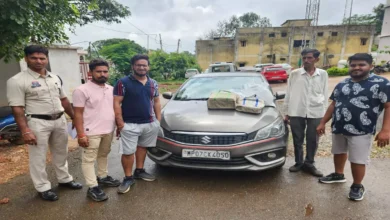 कवर्धा में बड़ी कार्रवाई: आगरा से रायपुर ला रहे थे 38 किलो चांदी, चिल्फी में कार समेत चार आरोपी गिरफ्तार 2 कवर्धा में बड़ी कार्रवाई: आगरा से रायपुर ला रहे थे 38 किलो चांदी, चिल्फी में कार समेत चार आरोपी गिरफ्तार