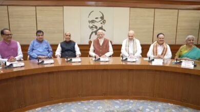 कैबिनेट बैठक में आपातकाल के विरोध में प्रस्ताव पारित, संविधान हत्या दिवस पर मौन रखकर दी श्रद्धांजलि 8 कैबिनेट बैठक में आपातकाल के विरोध में प्रस्ताव पारित, संविधान हत्या दिवस पर मौन रखकर दी श्रद्धांजलि