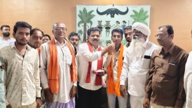 ग्राम गधहाभाटा का नाम बदलकर सोनपुर किए जाने पर ग्रामीणों ने उपमुख्यमंत्री विजय शर्मा से की मुलाकात, जताया आभार 10 ग्राम गधहाभाटा का नाम बदलकर सोनपुर किए जाने पर ग्रामीणों ने उपमुख्यमंत्री विजय शर्मा से की मुलाकात, जताया आभार