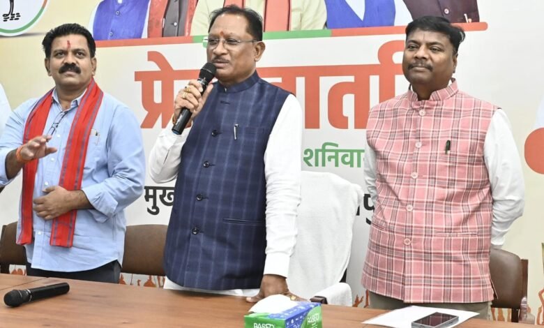 पहली बार राजधानी पहुंचे बीजापुर के सुदूर गांवों के युवाओं ने मुख्यमंत्री से साझा किए अपने विचार, कहा – “बस्तर को बदलने का बनेंगे माध्यम" 14 पहली बार राजधानी पहुंचे बीजापुर के सुदूर गांवों के युवाओं ने मुख्यमंत्री से साझा किए अपने विचार, कहा – “बस्तर को बदलने का बनेंगे माध्यम"