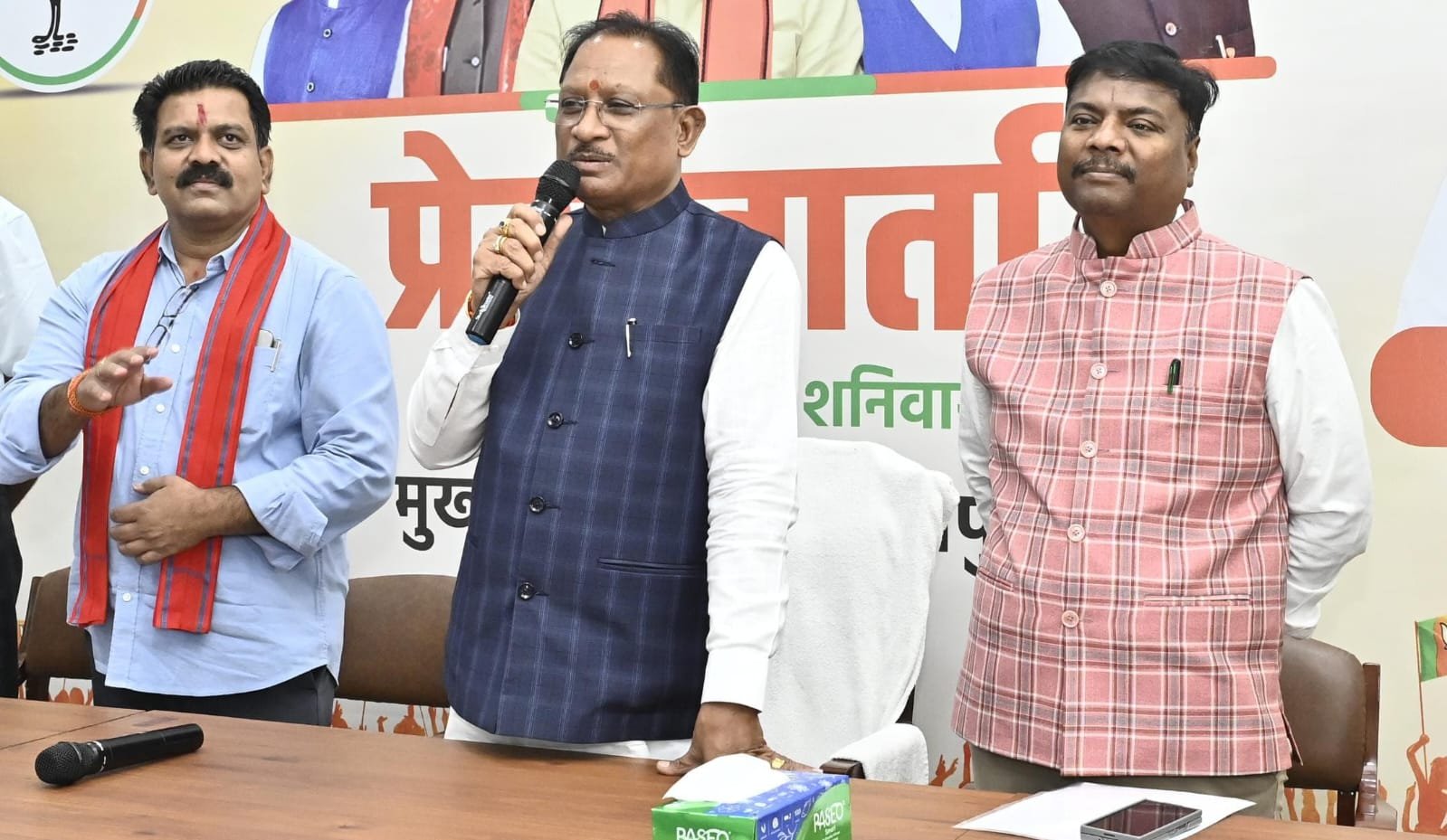 पहली बार राजधानी पहुंचे बीजापुर के सुदूर गांवों के युवाओं ने मुख्यमंत्री से साझा किए अपने विचार, कहा – “बस्तर को बदलने का बनेंगे माध्यम" 1 पहली बार राजधानी पहुंचे बीजापुर के सुदूर गांवों के युवाओं ने मुख्यमंत्री से साझा किए अपने विचार, कहा – “बस्तर को बदलने का बनेंगे माध्यम"