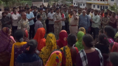 अटल आवास में कबीरधाम पुलिस की बड़ी कार्यवाही: अपराधियों पर शिकंजा, किरायेदारों का दस्तावेज सत्यापन 3 अटल आवास में कबीरधाम पुलिस की बड़ी कार्यवाही: अपराधियों पर शिकंजा, किरायेदारों का दस्तावेज सत्यापन
