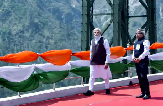 प्रधानमंत्री मोदी की जम्मू-कश्मीर यात्रा: दुनिया के सबसे ऊंचे चिनाब रेलवे ब्रिज का उद्घाटन, श्रीनगर तक दौड़ेगी वंदे भारत एक्सप्रेस 1 प्रधानमंत्री मोदी की जम्मू-कश्मीर यात्रा: दुनिया के सबसे ऊंचे चिनाब रेलवे ब्रिज का उद्घाटन, श्रीनगर तक दौड़ेगी वंदे भारत एक्सप्रेस