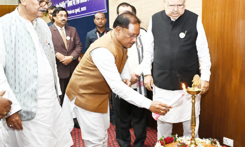 संसदीय पत्रकारिता विषय पर आयोजित एक दिवसीय कार्यशाला में मुख्यमंत्री विष्णु देव साय और विधानसभा अध्यक्ष डॉ. रमन सिंह हुए शामिल 12 संसदीय पत्रकारिता विषय पर आयोजित एक दिवसीय कार्यशाला में मुख्यमंत्री विष्णु देव साय और विधानसभा अध्यक्ष डॉ. रमन सिंह हुए शामिल