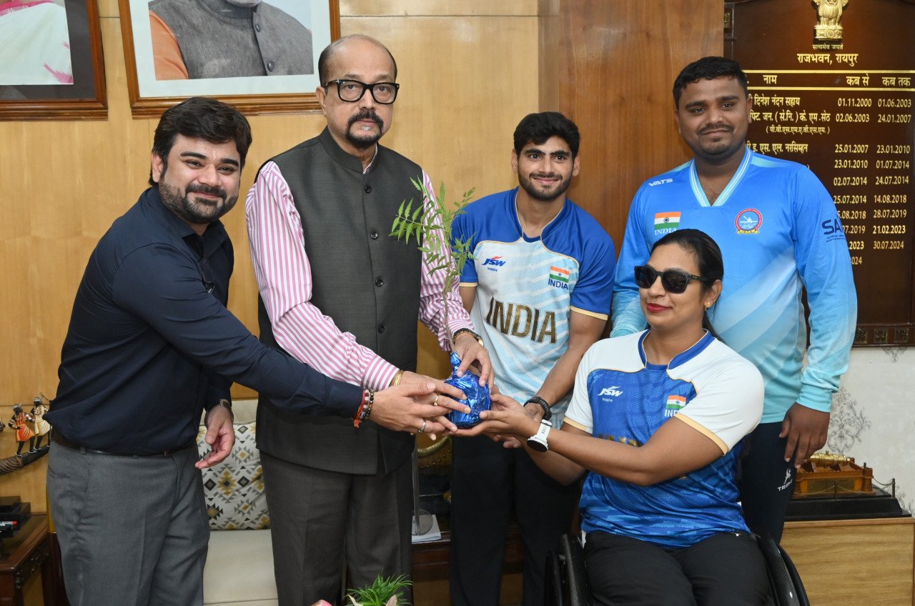 छत्तीसगढ़ के अनिमेष कुजूर ने रचा नया इतिहास, 100 मीटर दौड़ में बनाया नया राष्ट्रीय रिकॉर्ड; राज्यपाल से पैरा डोंगी एथलीट ने की भेंट 1 छत्तीसगढ़ के अनिमेष कुजूर ने रचा नया इतिहास, 100 मीटर दौड़ में बनाया नया राष्ट्रीय रिकॉर्ड; राज्यपाल से पैरा डोंगी एथलीट ने की भेंट