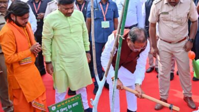 मुख्यमंत्री विष्णु देव साय ने नवीन विधानसभा परिसर में किया पौधरोपण 1 मुख्यमंत्री विष्णु देव साय ने नवीन विधानसभा परिसर में किया पौधरोपण