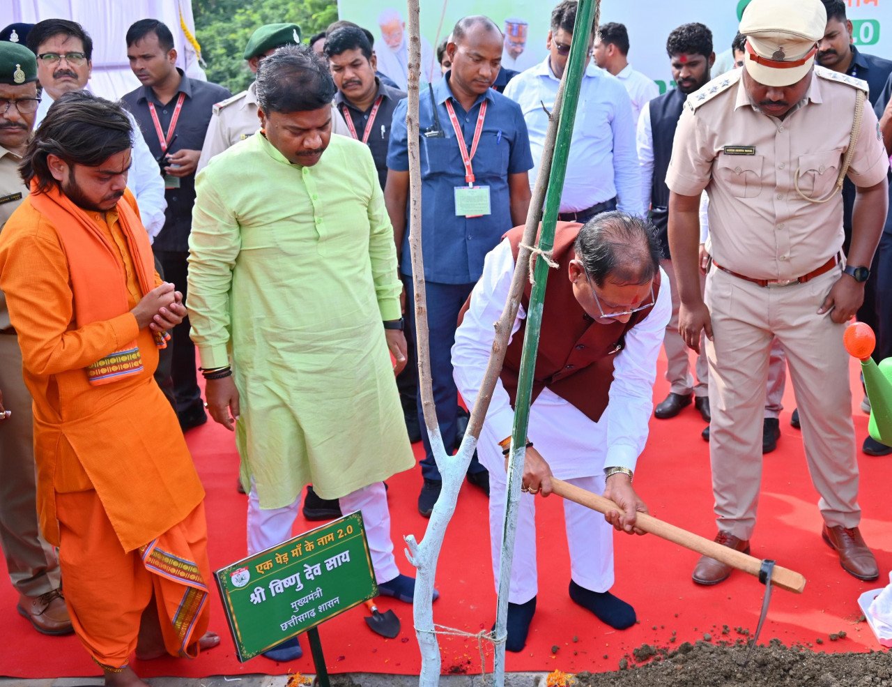 मुख्यमंत्री विष्णु देव साय ने नवीन विधानसभा परिसर में किया पौधरोपण 1 मुख्यमंत्री विष्णु देव साय ने नवीन विधानसभा परिसर में किया पौधरोपण