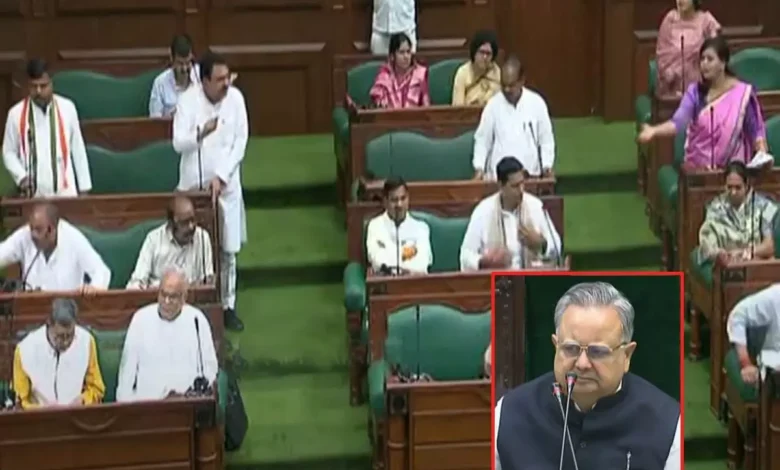 खाद की कमी पर गरमाया छत्तीसगढ़ विधानसभा, स्पीकर डॉ. रमन सिंह विपक्ष पर हुए नाराज 2 खाद की कमी पर गरमाया छत्तीसगढ़ विधानसभा, स्पीकर डॉ. रमन सिंह विपक्ष पर हुए नाराज