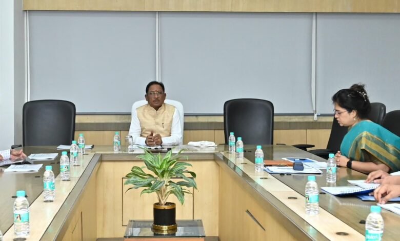 मुख्यमंत्री विष्णु देव साय ने की इलेक्ट्रॉनिक्स एवं सूचना प्रौद्योगिकी विभाग के कार्यों की समीक्षा : बस्तर से सरगुजा तक डिजिटल क्रांति का विस्तार, 5000 मोबाइल टावर का लक्ष्य तय