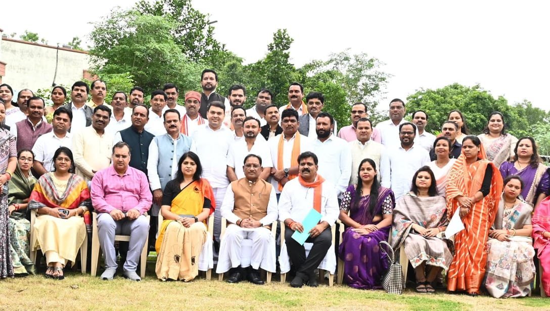 मुख्यमंत्री विष्णु देव साय नवनिर्वाचित जिला पंचायत अध्यक्षों एवं उपाध्यक्षों के 03 दिवसीय प्रशिक्षण कार्यक्रम के शुभारंभ में हुए शामिल 1 मुख्यमंत्री विष्णु देव साय नवनिर्वाचित जिला पंचायत अध्यक्षों एवं उपाध्यक्षों के 03 दिवसीय प्रशिक्षण कार्यक्रम के शुभारंभ में हुए शामिल