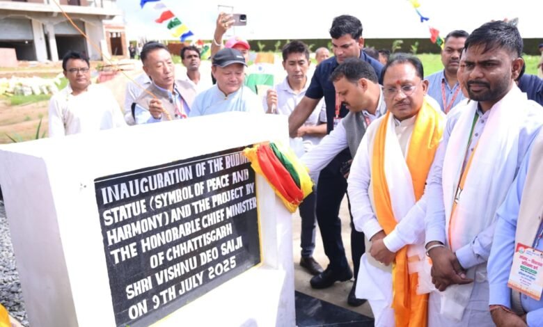मुख्यमंत्री विष्णु देव साय ने मैनपाट में भगवान बुद्ध की प्रतिमा का किया अनावरण, 30 लाख रुपए के विकास कार्यों की घोषणा, सीसी रोड और मंदिर शेड निर्माण को दी मंजूरी 13 मुख्यमंत्री विष्णु देव साय ने मैनपाट में भगवान बुद्ध की प्रतिमा का किया अनावरण, 30 लाख रुपए के विकास कार्यों की घोषणा, सीसी रोड और मंदिर शेड निर्माण को दी मंजूरी