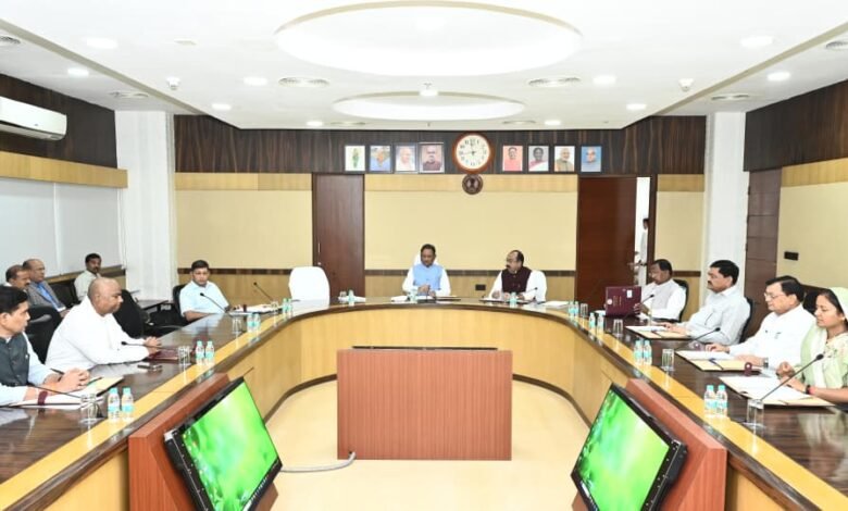 छत्तीसगढ़ कैबिनेट बैठक: रेत माफिया पर कसा शिकंजा, नई रेत नीति 2025 को मंजूरी | नवा रायपुर में इंटरनेशनल क्रिकेट अकादमी की स्थापना को हरी झंडी! 14 छत्तीसगढ़ कैबिनेट बैठक: रेत माफिया पर कसा शिकंजा, नई रेत नीति 2025 को मंजूरी | नवा रायपुर में इंटरनेशनल क्रिकेट अकादमी की स्थापना को हरी झंडी!