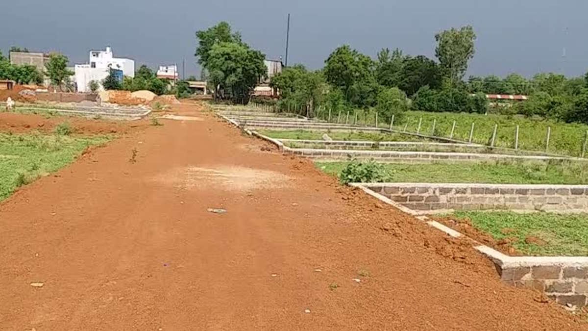 छत्तीसगढ़ में अवैध प्लाटिंग पर नकेल कसने नया कानून: किसानों को मिलेगा अधिकार और लाभ, बिल्डरों की मनमानी पर लगेगी लगाम 1 छत्तीसगढ़ में अवैध प्लाटिंग पर नकेल कसने नया कानून: किसानों को मिलेगा अधिकार और लाभ, बिल्डरों की मनमानी पर लगेगी लगाम