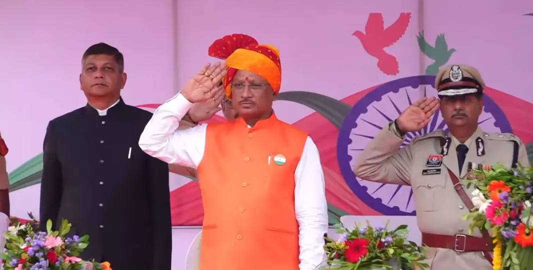 स्वतंत्रता दिवस 2025: रायपुर में मुख्यमंत्री विष्णुदेव साय ने फहराया तिरंगा, ले रहे हैं परेड की सलामी, देखें Live.. 1 स्वतंत्रता दिवस 2025: रायपुर में मुख्यमंत्री विष्णुदेव साय ने फहराया तिरंगा, ले रहे हैं परेड की सलामी, देखें Live..